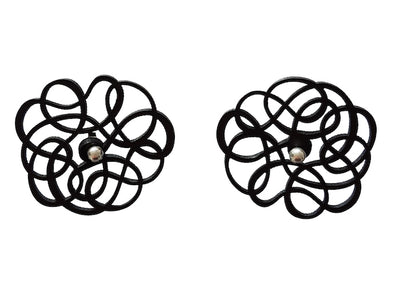 Dizzy Ohrringe, Schwarze Ohrringe aus Naturkautschuk