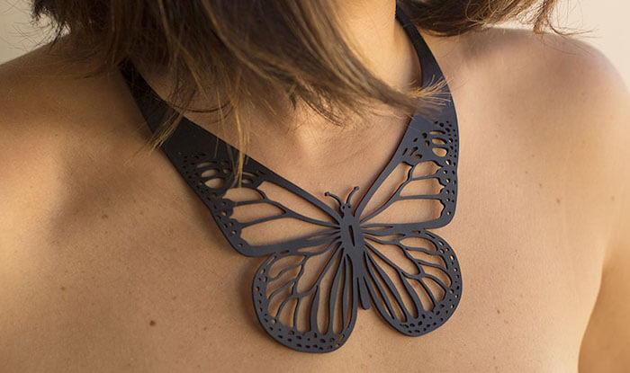 Jewelry made of natural rubber - a real eye-catcher