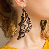 Boucles d'oreilles éventail Helix, Longues boucles d'oreilles noires en caoutchouc naturel
