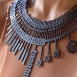 Collana Matrix, grande collana nera in gomma naturale