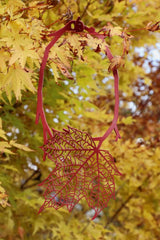 Collar Hoja de Otoño, Cadena Negra y Roja