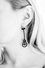 Pendientes bombilla, Pendientes caucho natural negro
