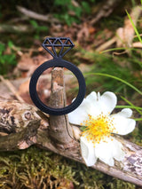 Schwarzer Diamant Ring, Ausgefallener Ring aus Naturkautschuk