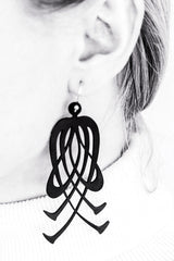 Boucles d'oreilles lys noires, longues boucles d'oreilles en caoutchouc naturel