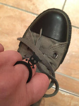 Bague tête de mort, bague noire insolite en caoutchouc naturel